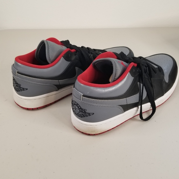 Air Jordan 1 Low Sneaker Mens Sz 10 US Black Grey Red 553558-012 Shoe - Picture 11 of 11